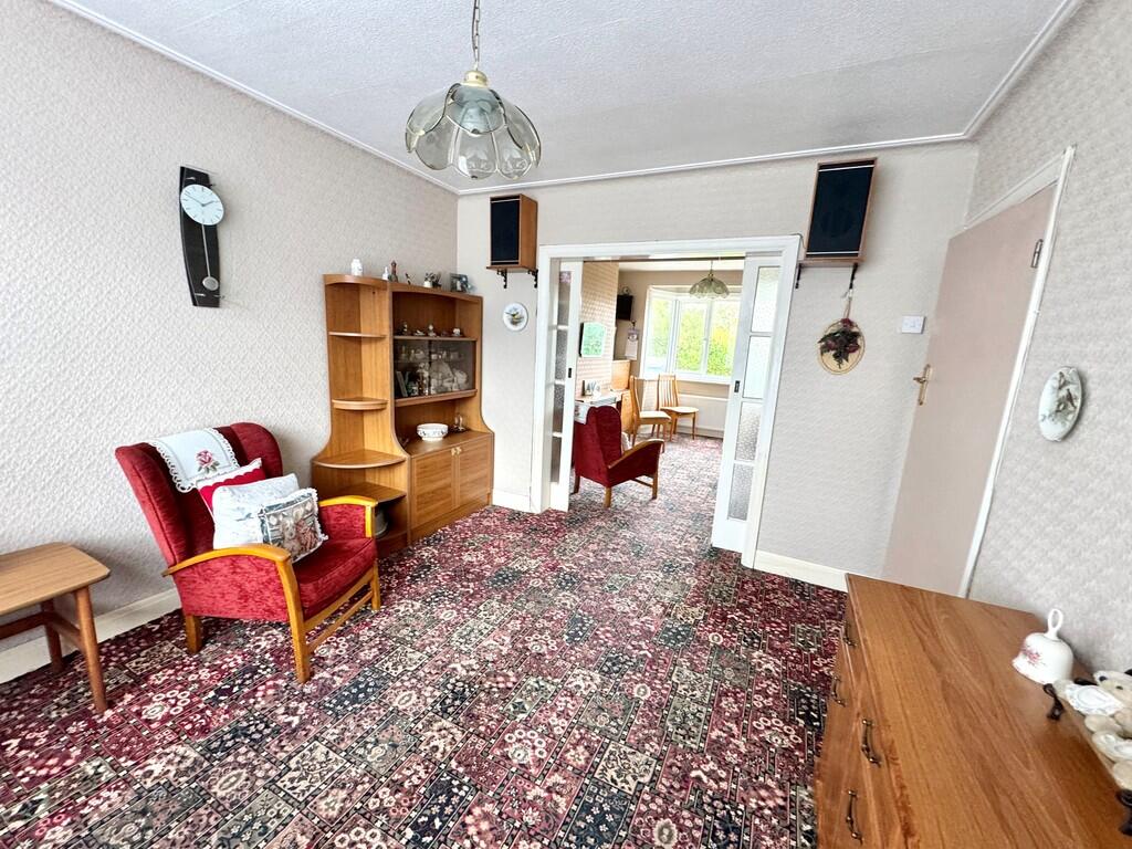 19 Glastonbury Ch...