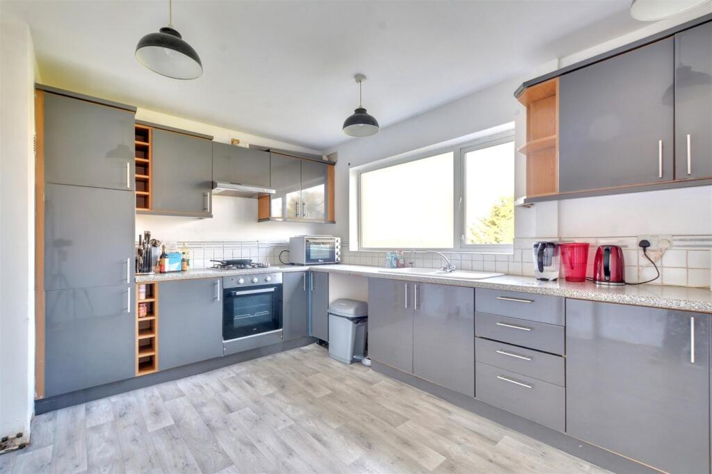 Kitchen_1.jpeg