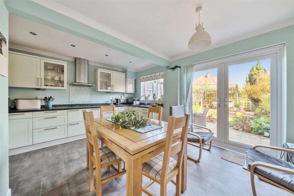 Kitchen / Dining Room