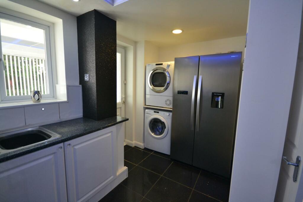 OPEN PLAN UTILITY AREA