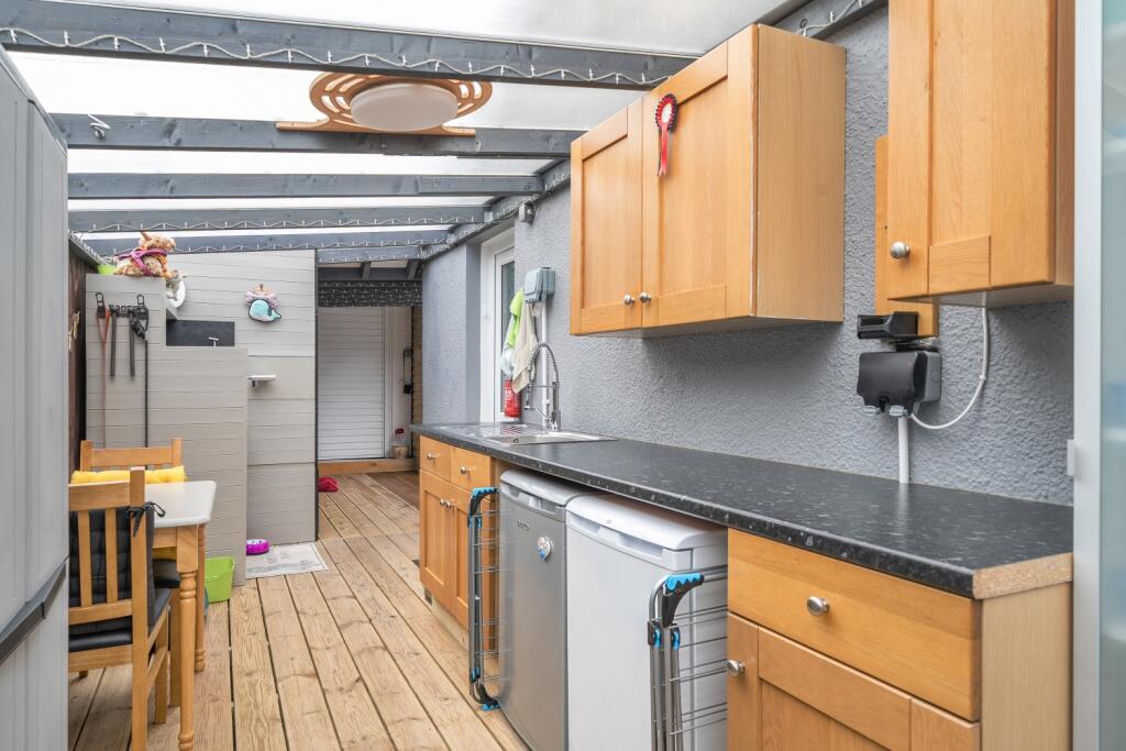 1381234-9-6914aa4a1f127-ARW copy