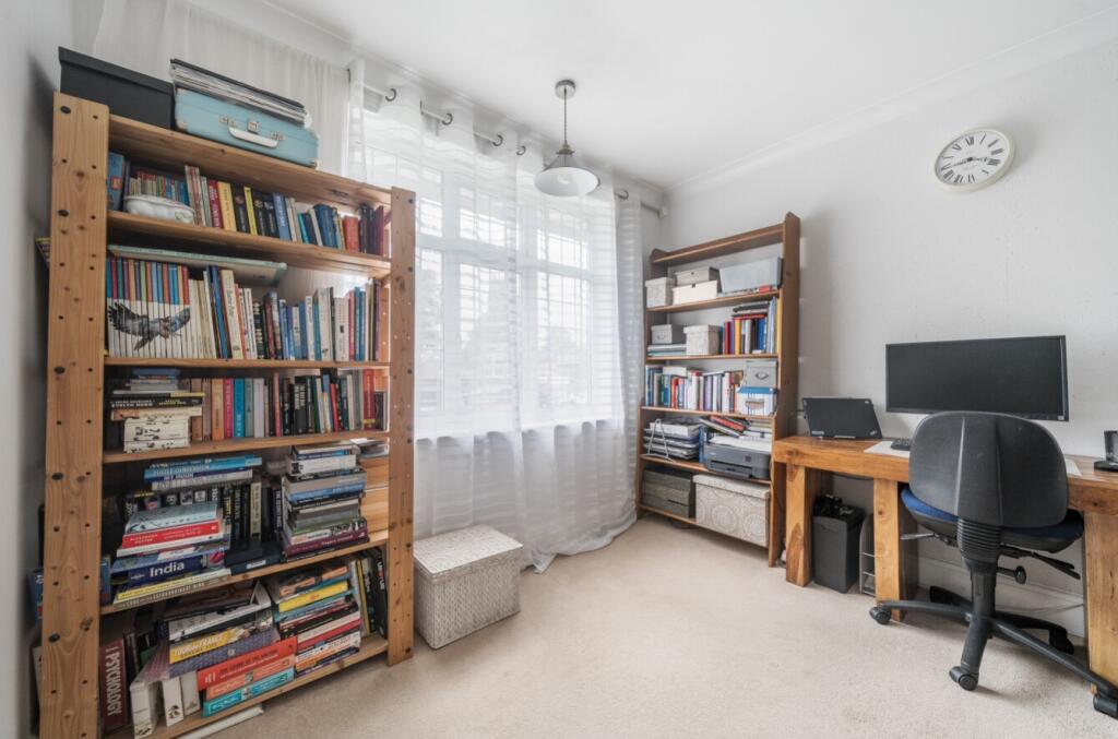 1303703-20-684b452580c07-ARW