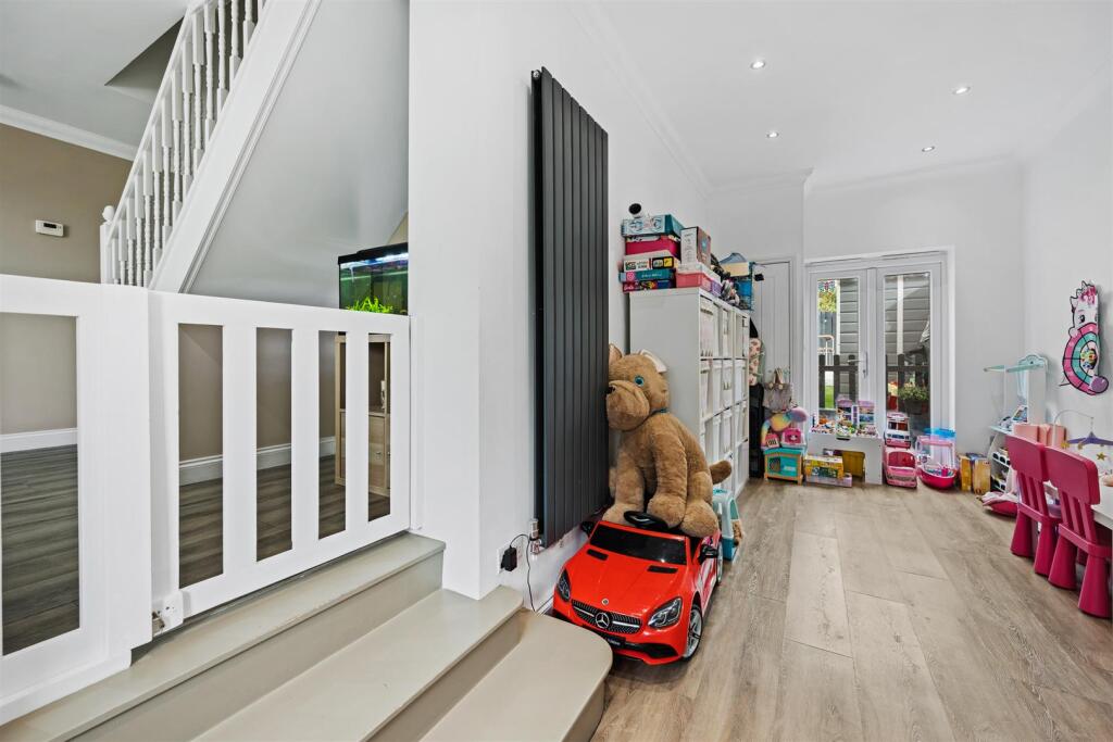 Play Room/Dining Room