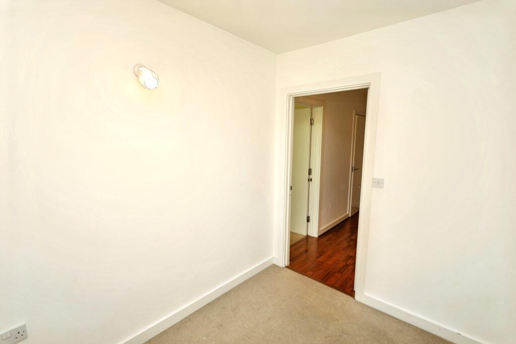 11 Celandine Grove, Southgate, London, N14 4BP