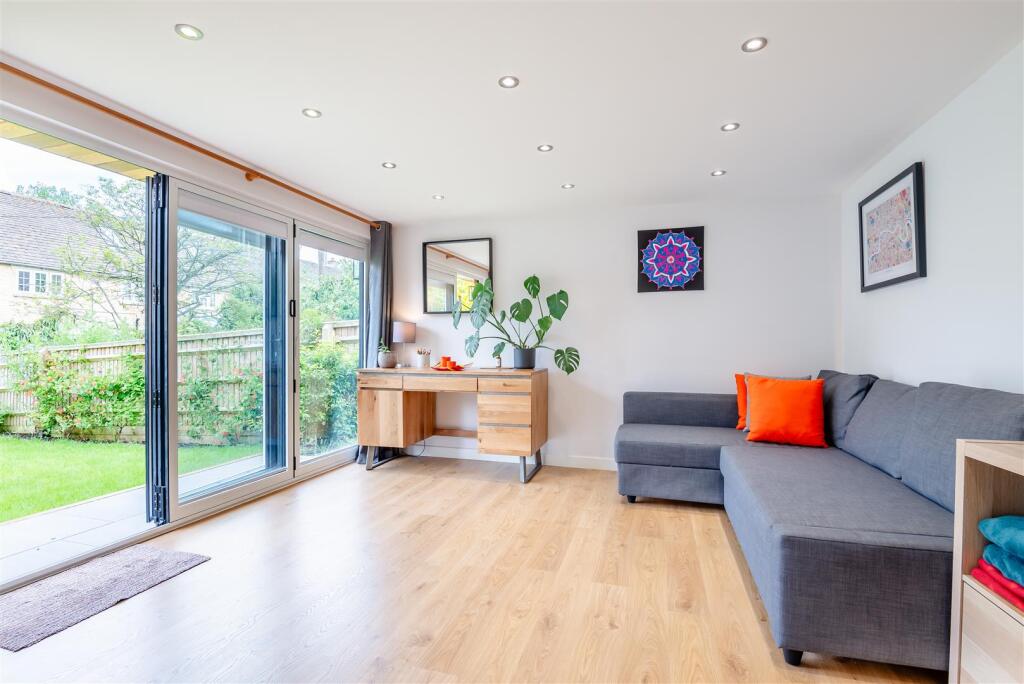 Garden Studio 3 - Living Room 1.jpg