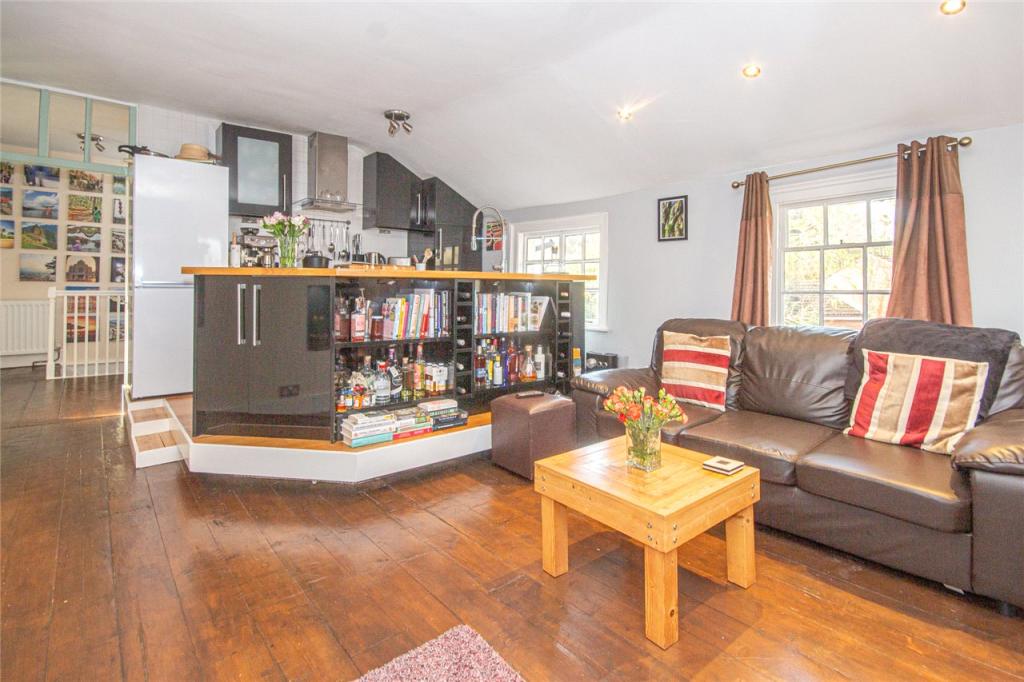 Lounge/Kitchen