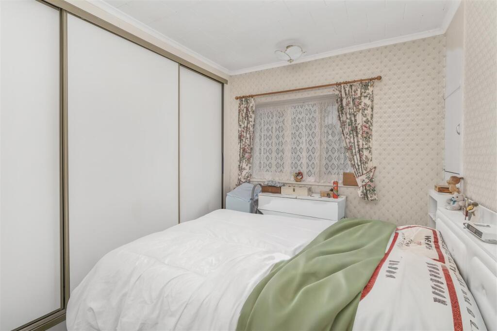 50 Manor Road, Banbury-22.jpg