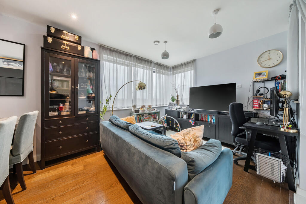 1384033-8-69283da...