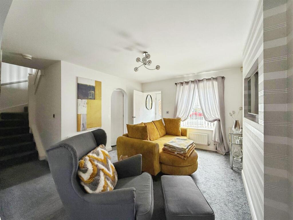 Lounge / Dining Room