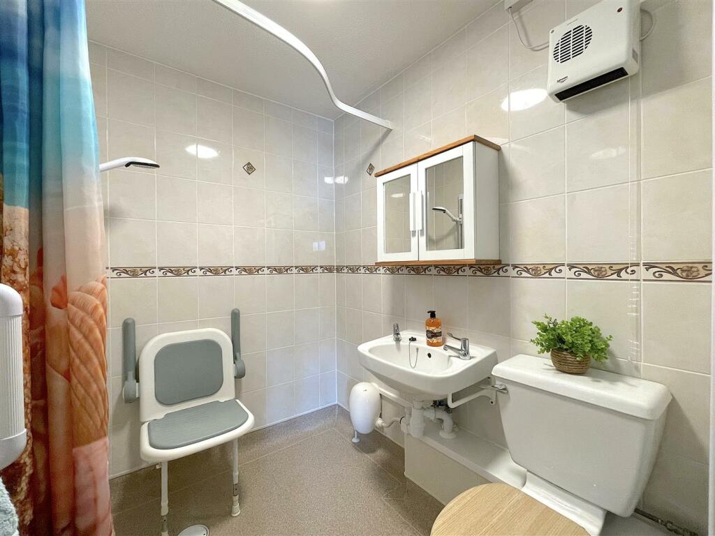 Wet Room (1).jpeg
