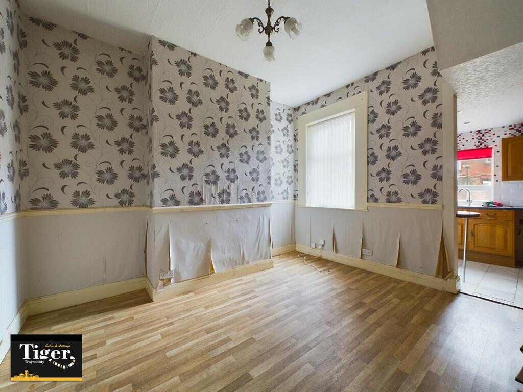 CAM02176G0-PR0321...