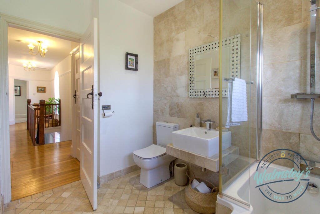 Bathroom &amp; hallway
