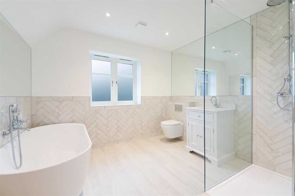 THE AVENUE,13B- (5).jpg