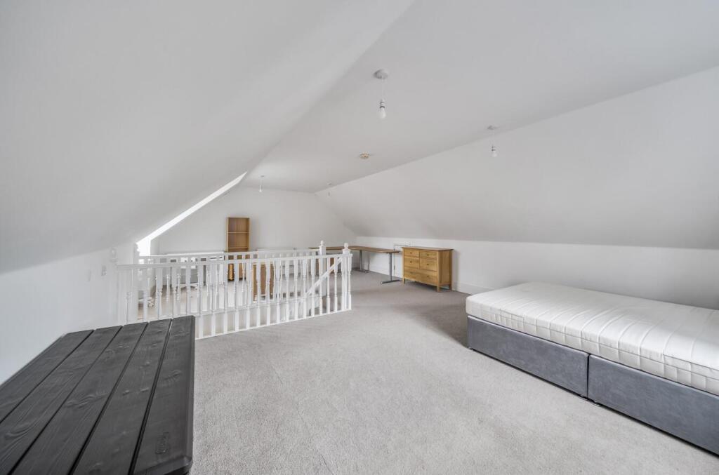 Davidson Frost-Wellings, DFW, Fauna Close, Room.jp