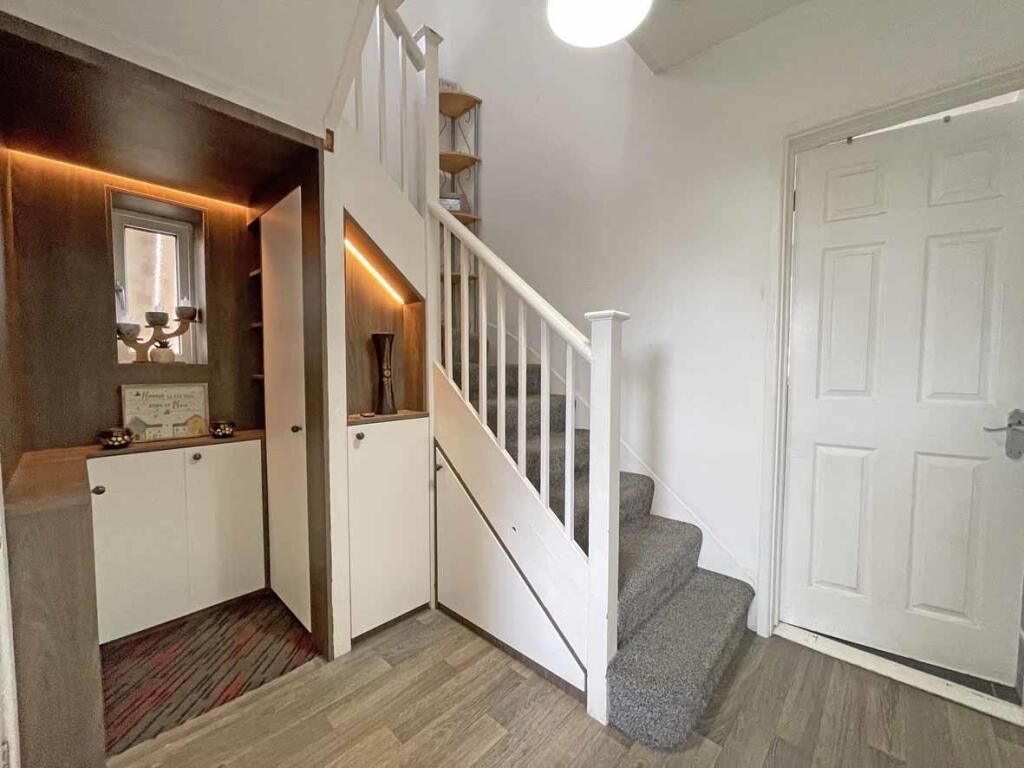 Mount Gould Avenue 13 Entrance Hall 2.jpg