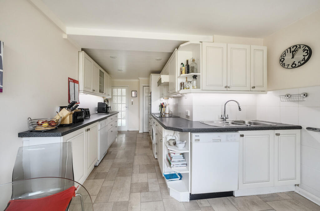 Kitchen/Breakfast Rm