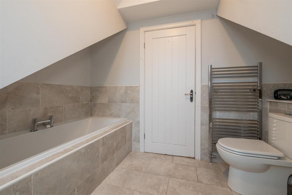 Bathroom Aspect 2