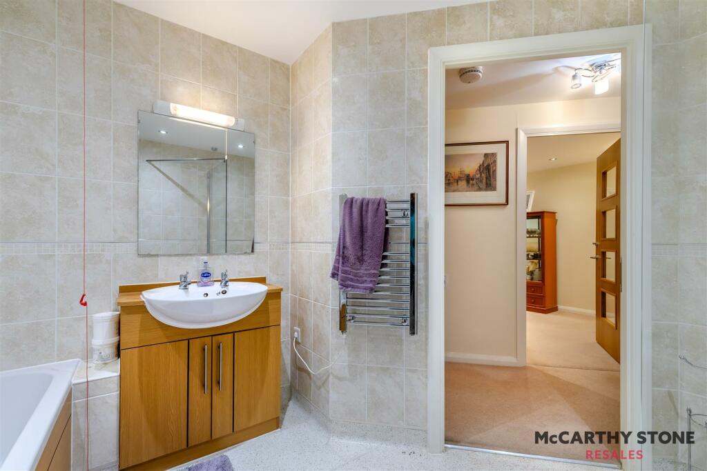 8610186-interior07.jpg