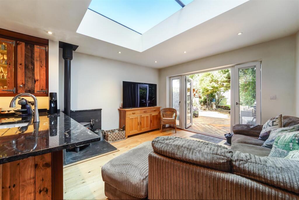 MANOR GREEN ROAD (19).jpg