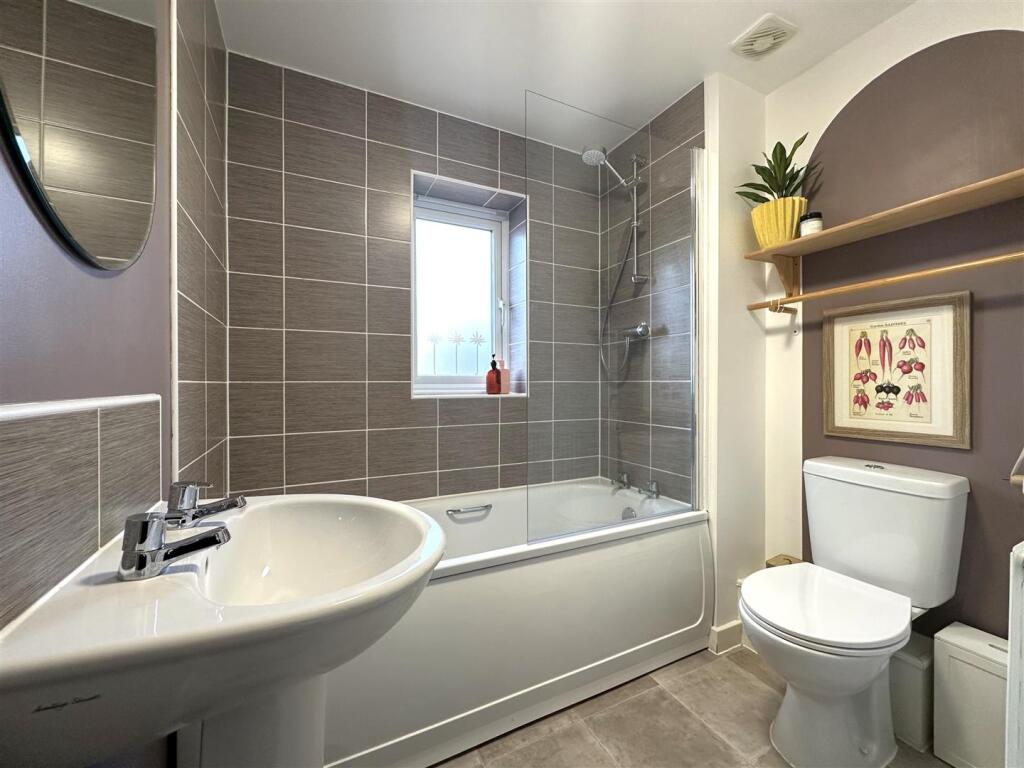 First Floor Bathroom 631