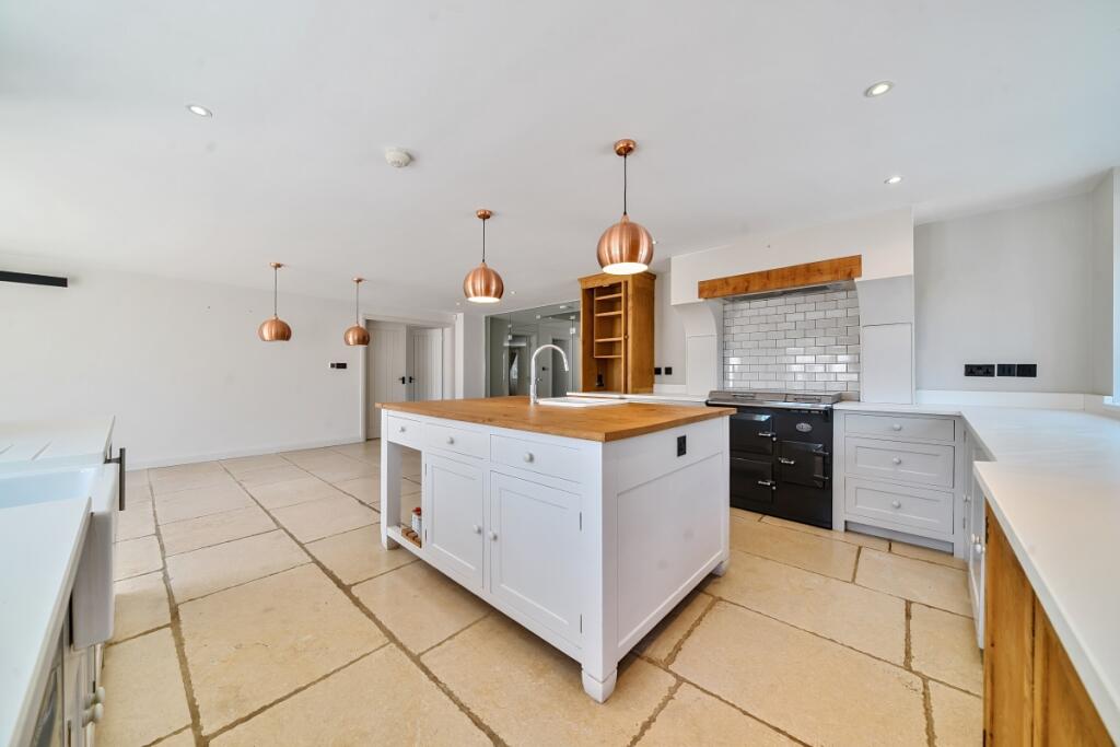 1319579-10-686fed...