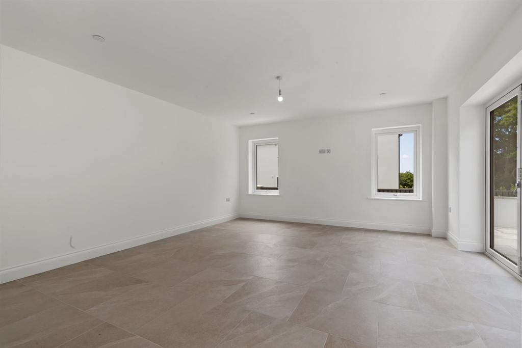 8 Ashmoor Gardens WWP - Final Edits-12.jpg