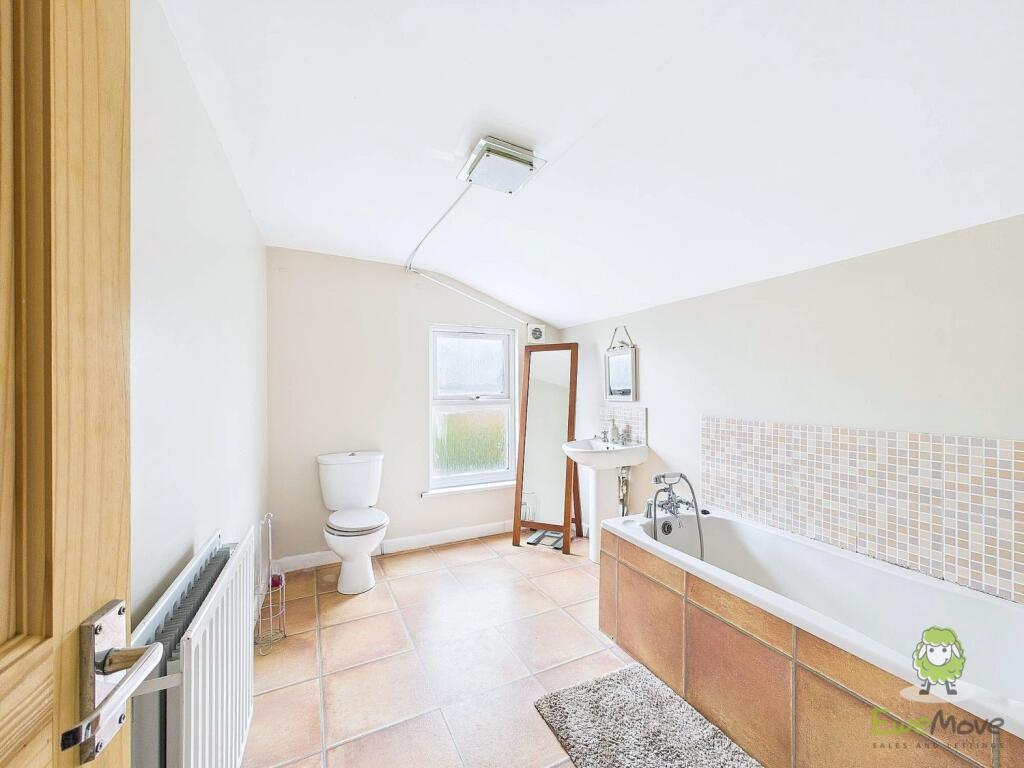 CAM01543G0-PR0121-STILL034