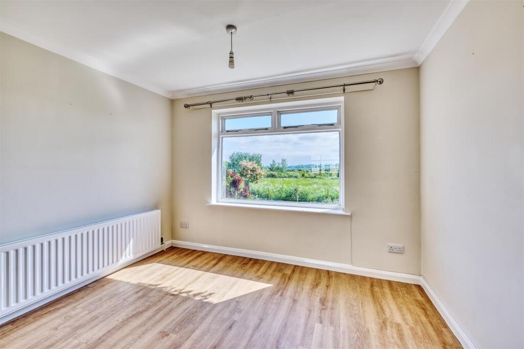 14-1 Fotheringhay rd