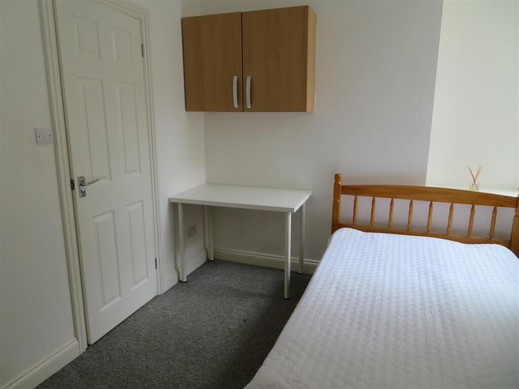 63 Fawcett Room 1.JPG