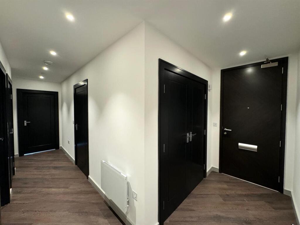Hallway.jpg