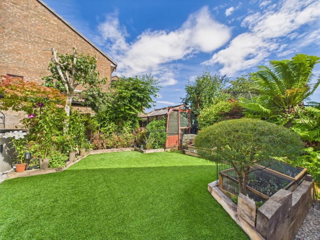 CAM02023G0-PR0149-STILL059