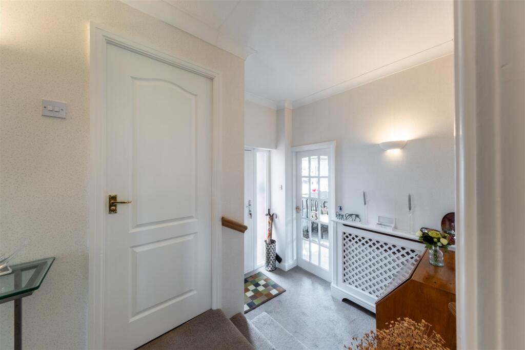 9 Orchard Dene-030.jpg