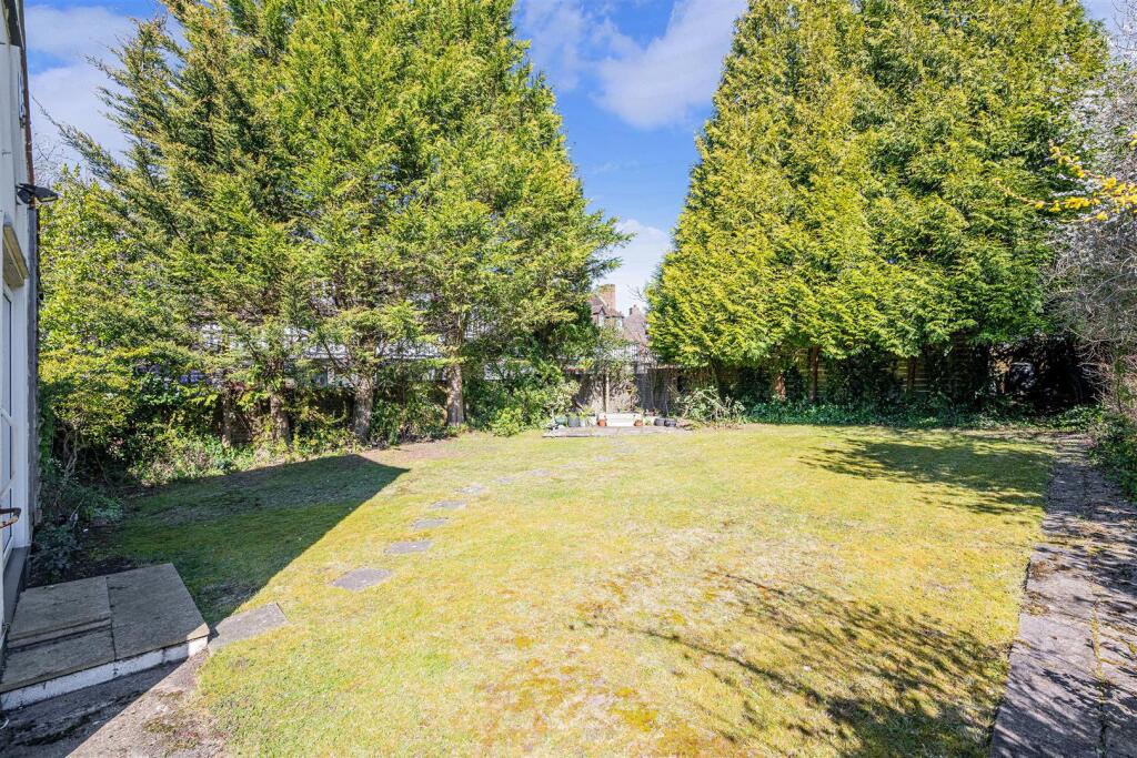 GREEN CURVE, 73 (1).jpg