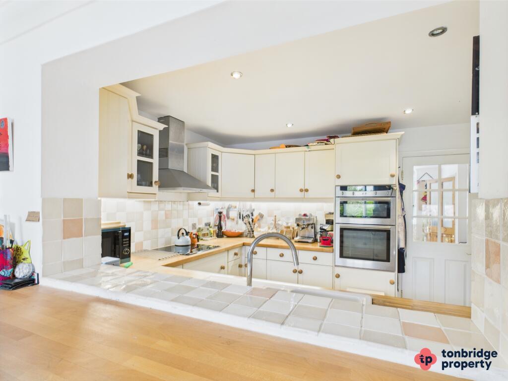 CAM03742G0-PR0021-STILL071