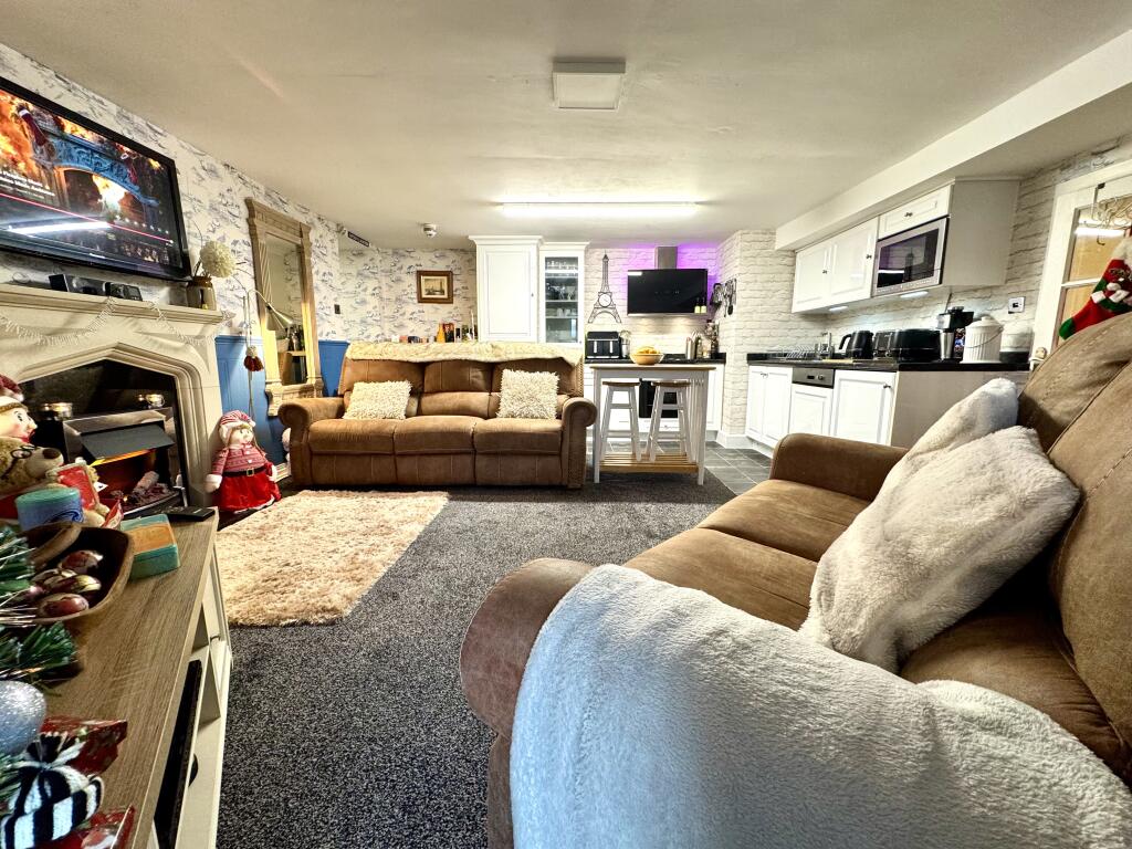 Kitchen/Living Room