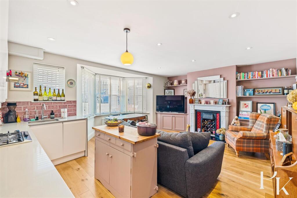 Living Room/Kitchen