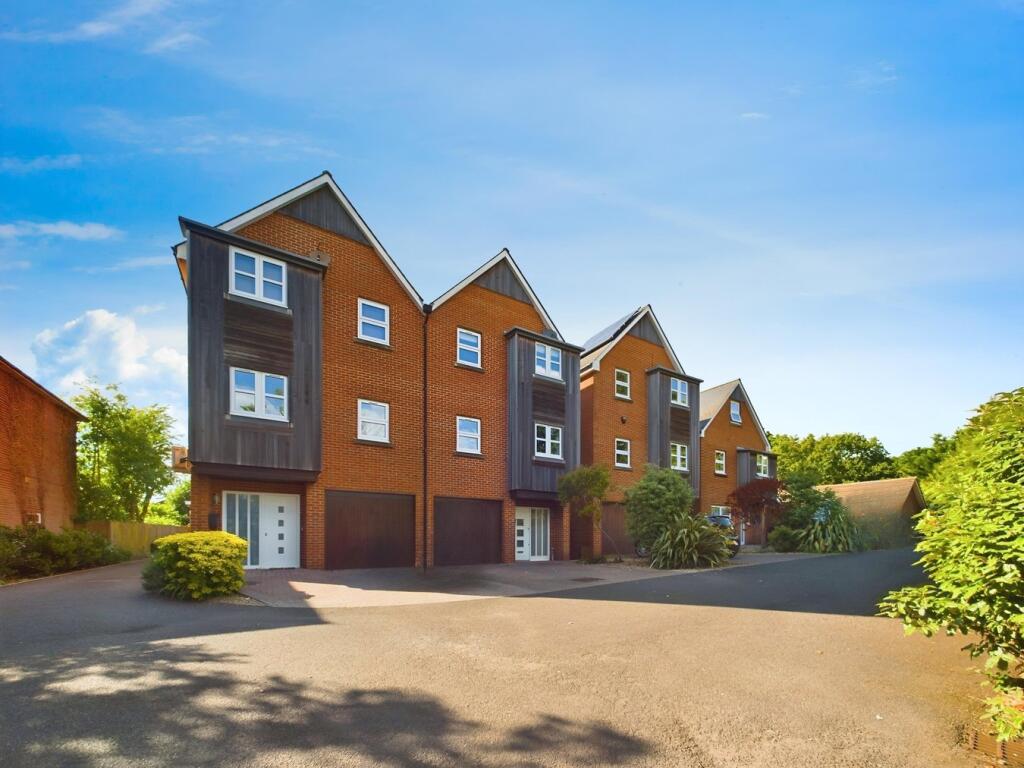 St Marys Road, Netley Abbey, Southampton, SO31