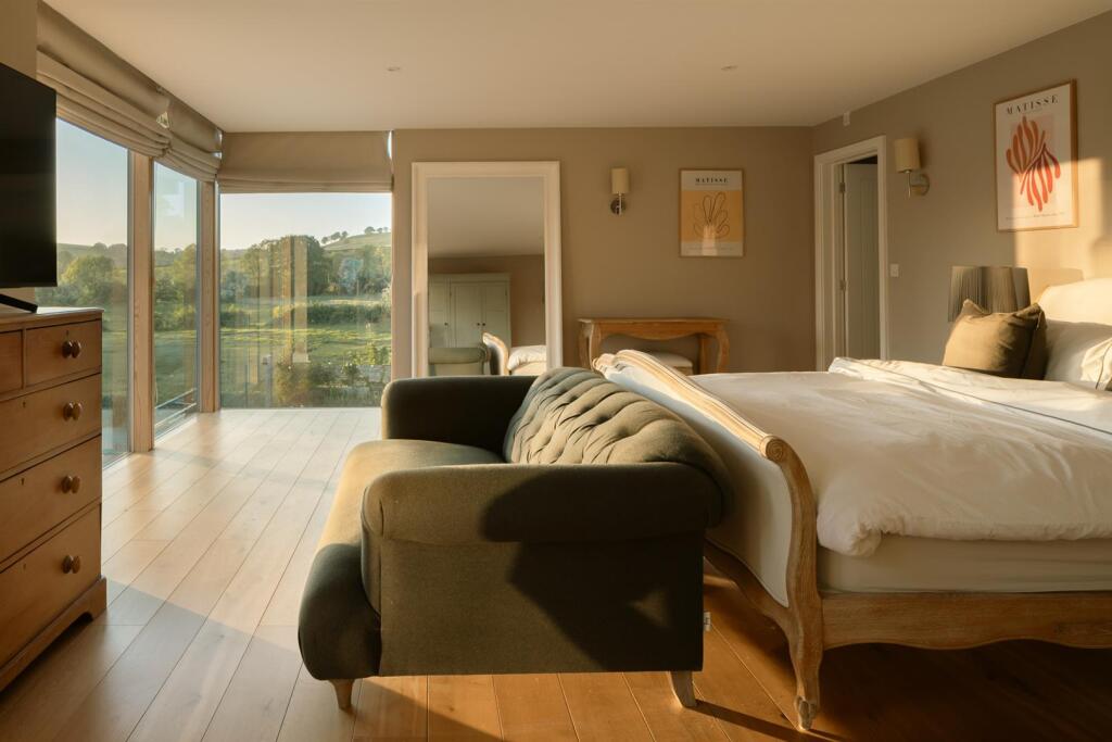 Principal Bedroom Suite