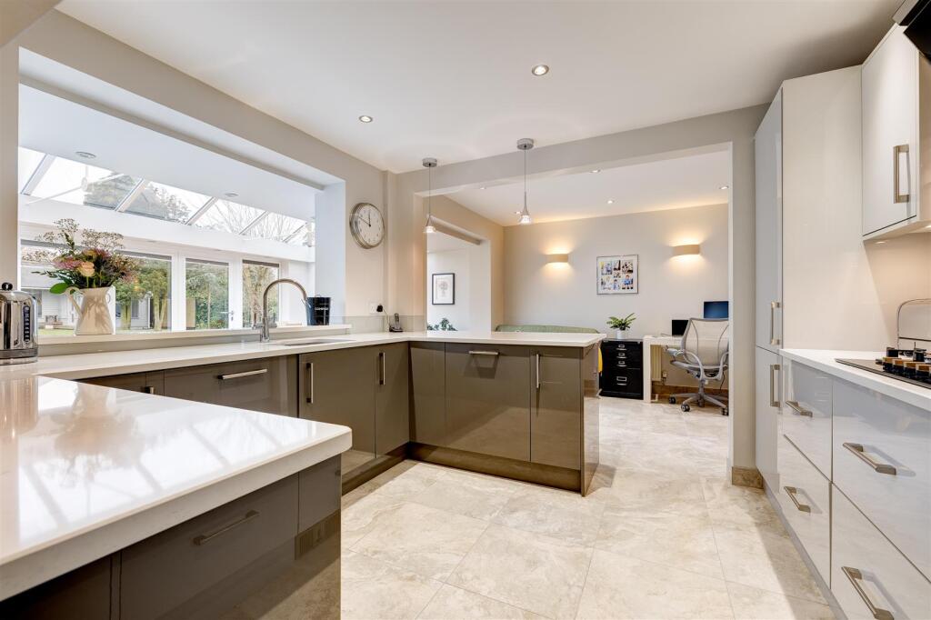 CV13 6BE 9GFL-003.jpg