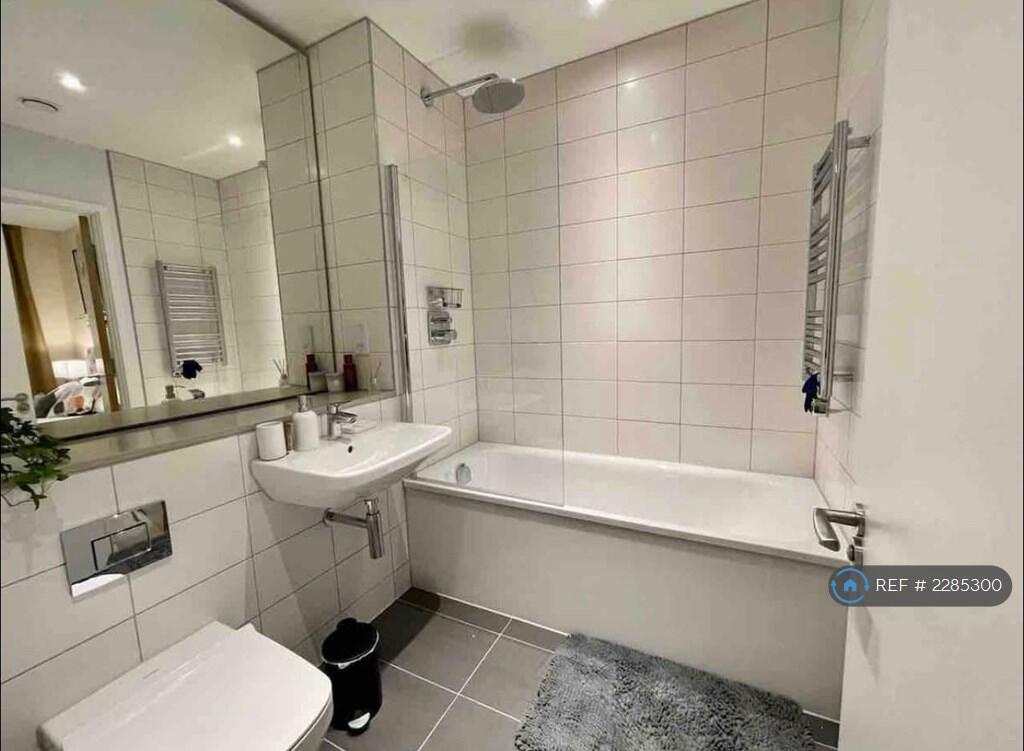 Jack And Jill Bathroom