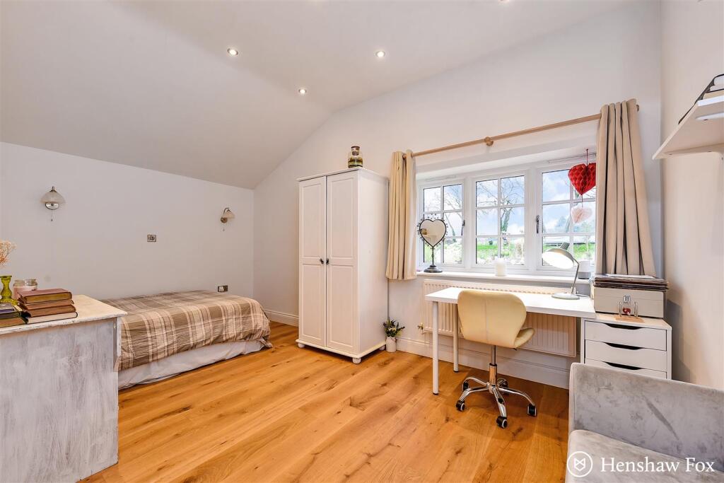 Ph16_5801353 - Copy.jpg