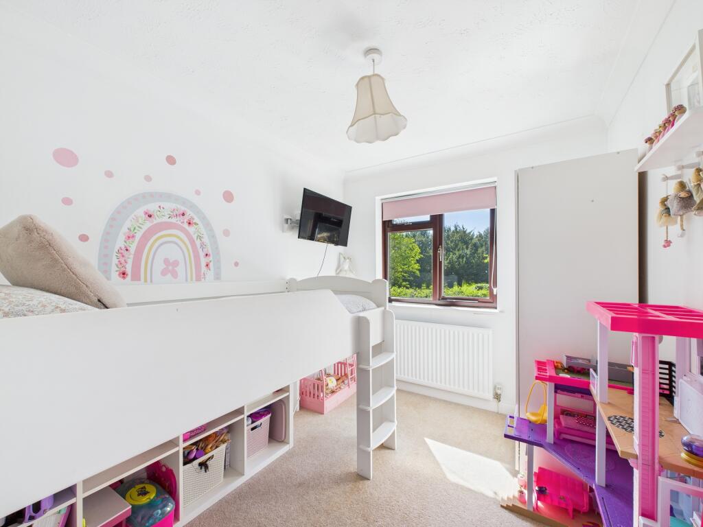 CAM02909G0-PR0373-STILL005