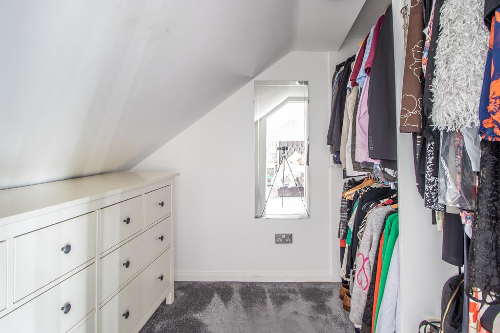 Walk-in Wardrobe