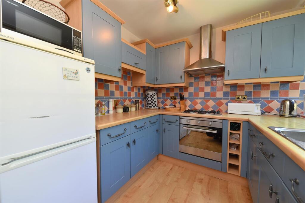 kitchen2.JPG