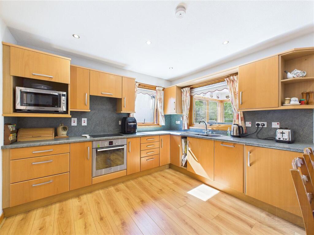 Kitchen &amp; Dining