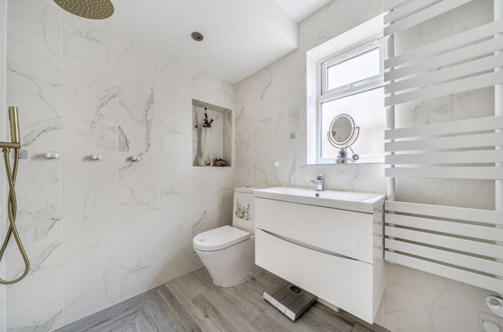 1384920-21-6925d3...