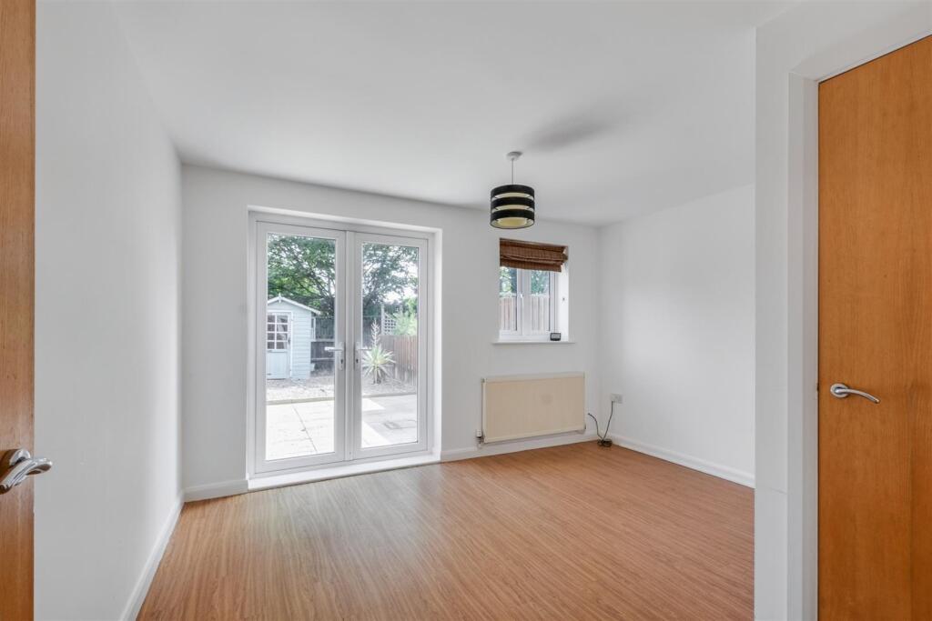 Sitting Room/Bedroom 4