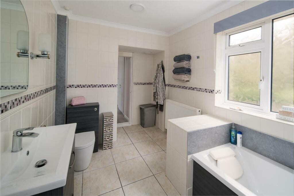 Master Ensuite
