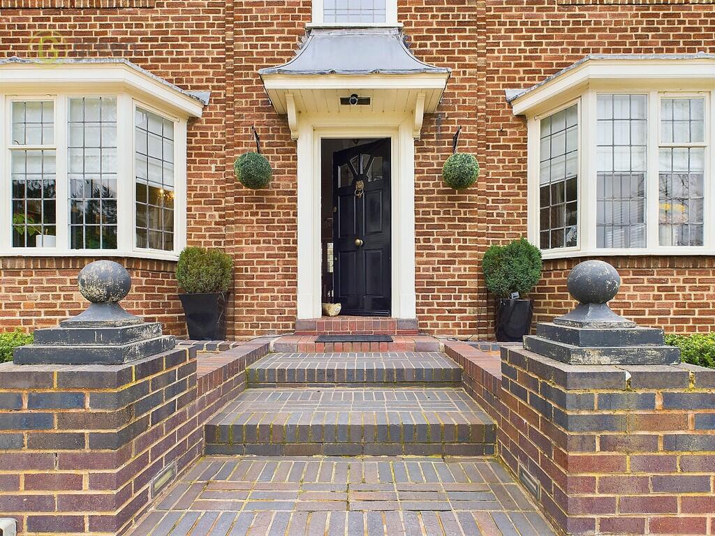 CAM03830G0-PR0104...