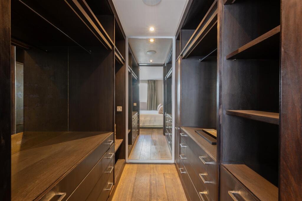 Flat A, 54 Cadogan Square Hi-41.jpg